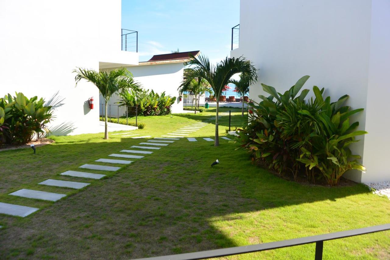 La Plage Resort & Beach Club Баан Тай Экстерьер фото